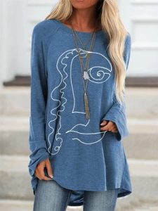 typical clothes of Aquarius, individual style according to a horoscope, zodiac signs, fashion trend forecasting, fashion astrology